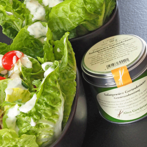 Joghurtdressing mit Gartenkräutern, Zitrone und Honig