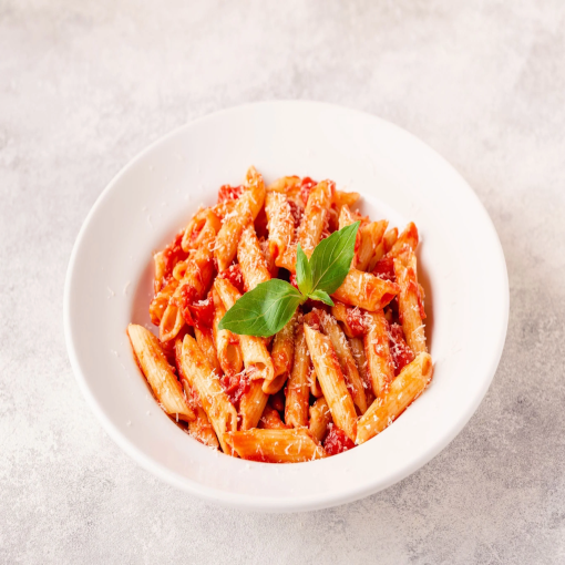 Penne all'Arrabbiata mit Knoblauch und Chili