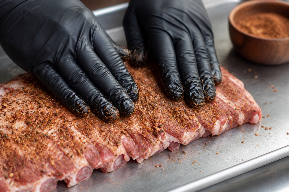 Rub, Marinade oder Sauce: Was kommt wann ans Grillgut?