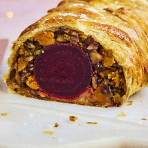 Vegetarisches Wellington mit roter Bete und Kürbis