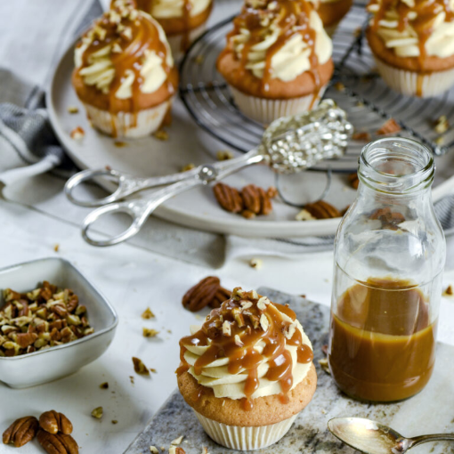 Vanille-Cupcakes mit Karamell-Topping