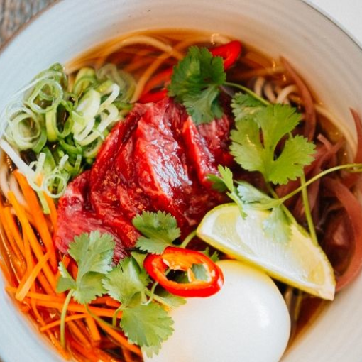 Fränkische Ramen mit Rindfleisch und Papa-Mame-Brühe