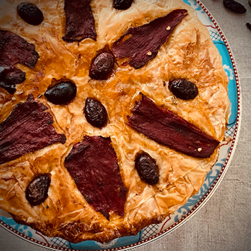 Bastila mit Aubergine, Kichererbsen und Filoteig