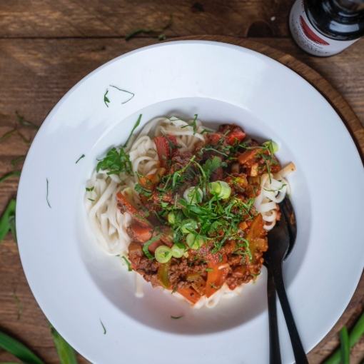 Asiatische Bolognese mit Hackfleisch und Sojasauce