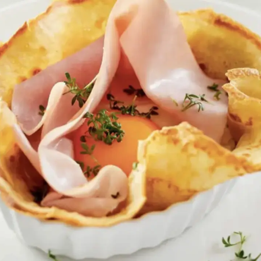 Buchweizenpalatschinken mit Osterschinken und Spiegelei