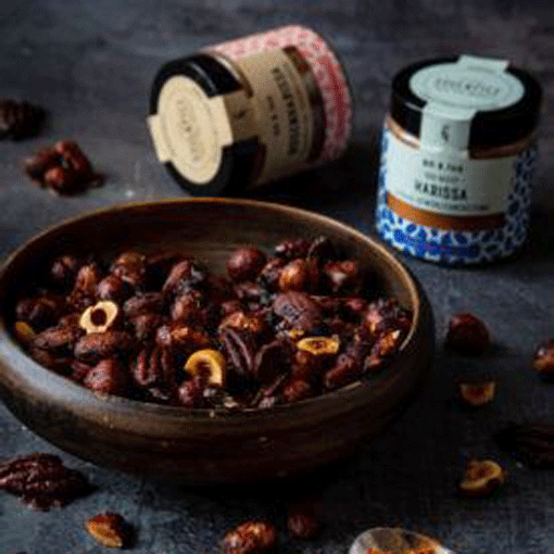 Gewürznüsse mit Rosen-Harissa und Ras el Hanout