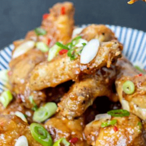 Sichuan Chicken Wings mit Erdnussmarinade