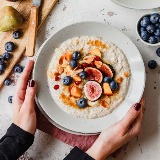 Quinoa-Porridge mit Vanille und frischen Früchten
