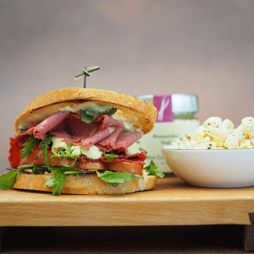 RoestzwiebelSenf-BBQBeef_AmericanPastramiSandwichBBQ-Beef-Popcorn_Brandstifter-by