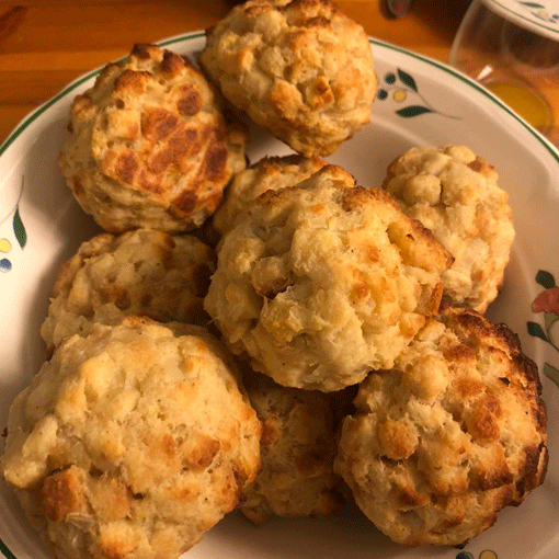 Mama Renates gebackene Semmelknödel. Österreichisches Familienrezept ...